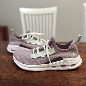 On cloud Cloudeasy running shoes in Aloe/Heron size 8.5